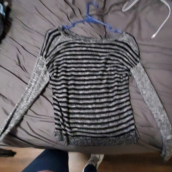 shirt - Picture 2 of 2